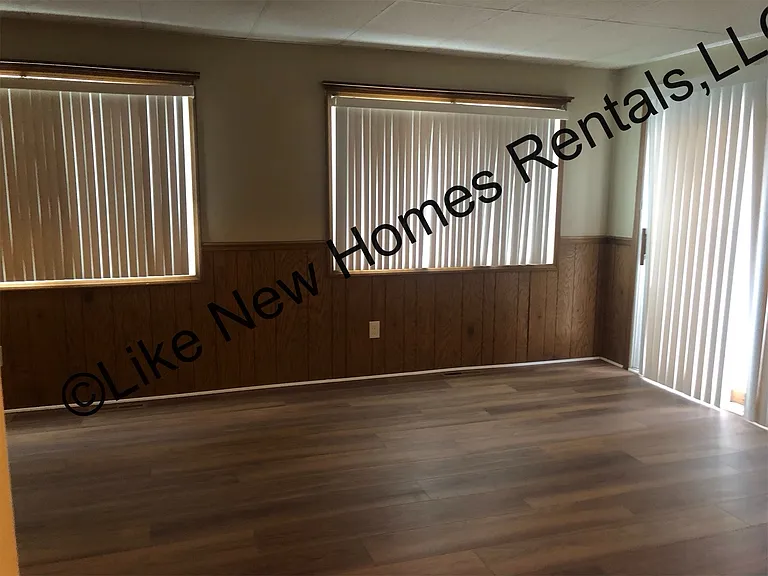4440 Shubert Ave — Photo 6