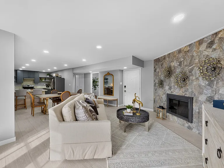 5528 Edie Pl NW — Photo 1