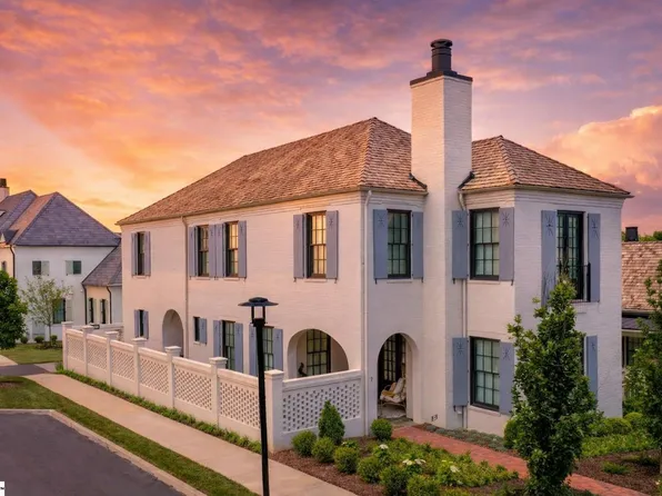 2 Topper Dr, Greenville, SC 29615