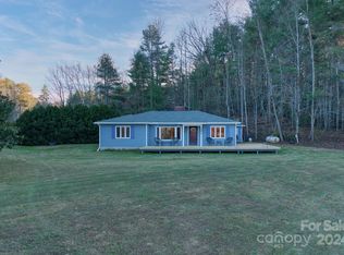 3041 Willow Rd, Hendersonville, NC 28739