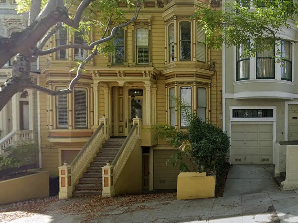 Well maintained Victorian apartment