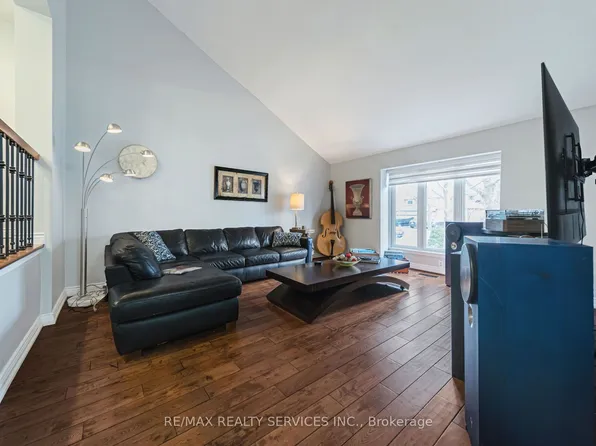 96 Royal Palm Dr, Brampton, ON L6Z 1P7