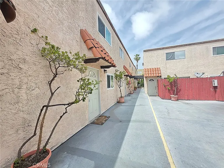 719 N Eucalyptus Ave #26C — Photo 26
