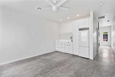 2nd image of 347 W Roma Ave