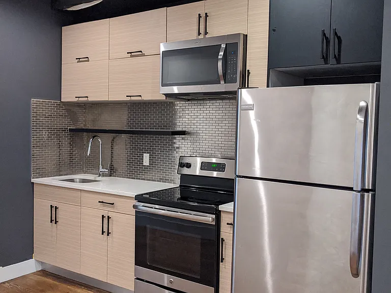 1915 Palmetto St #2 — Photo 3