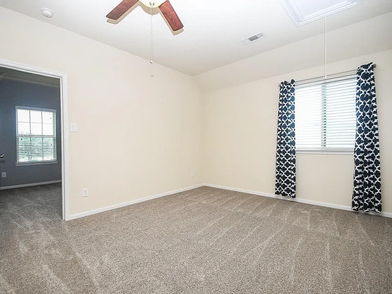 4803 Terrance Fall Dr — Photo 16
