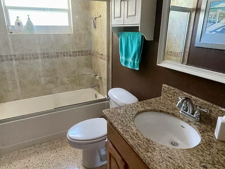 180 Glenwood Ave — Photo 17