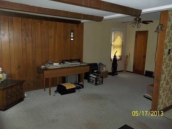 Family room or 3rd bedroo