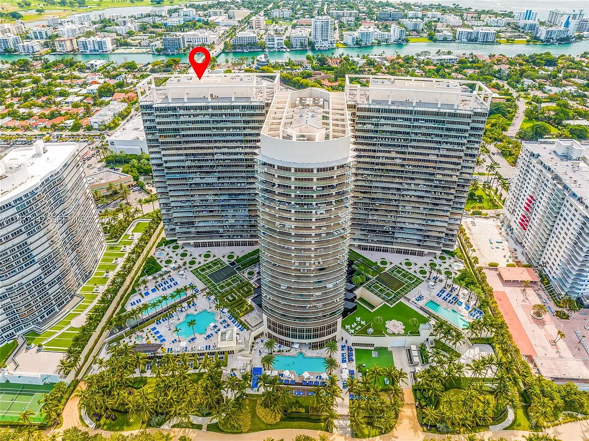 Building Photo - 9701 Collins Ave #1405S