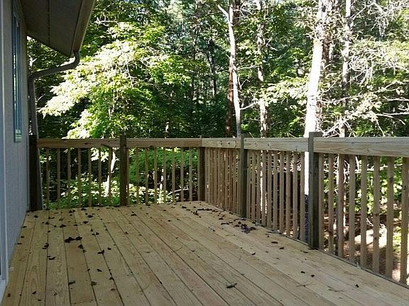 Deck (8 ft X 20 ft)