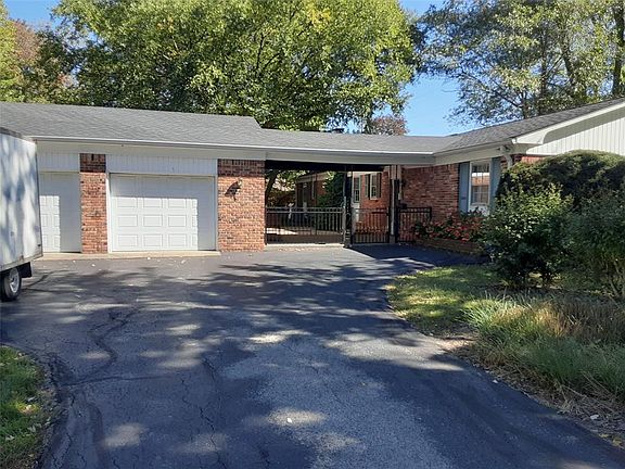 5th image of 829 Eaglewood Dr