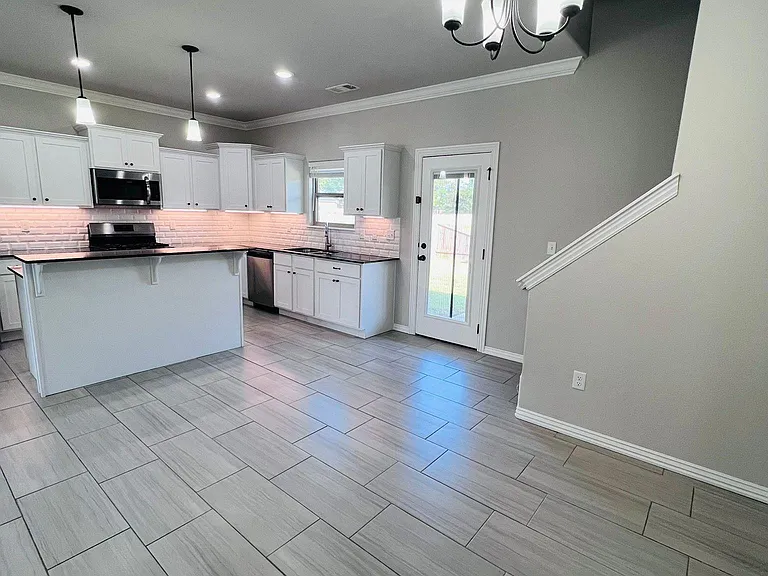 601 Holly St — Photo 19