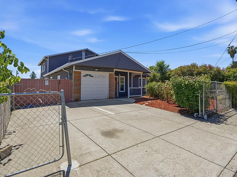 2102 Overhill Rd #A — Photo 18