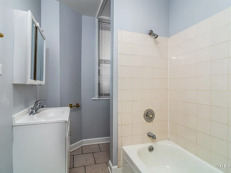 515 E 60th St #3 — Photo 7