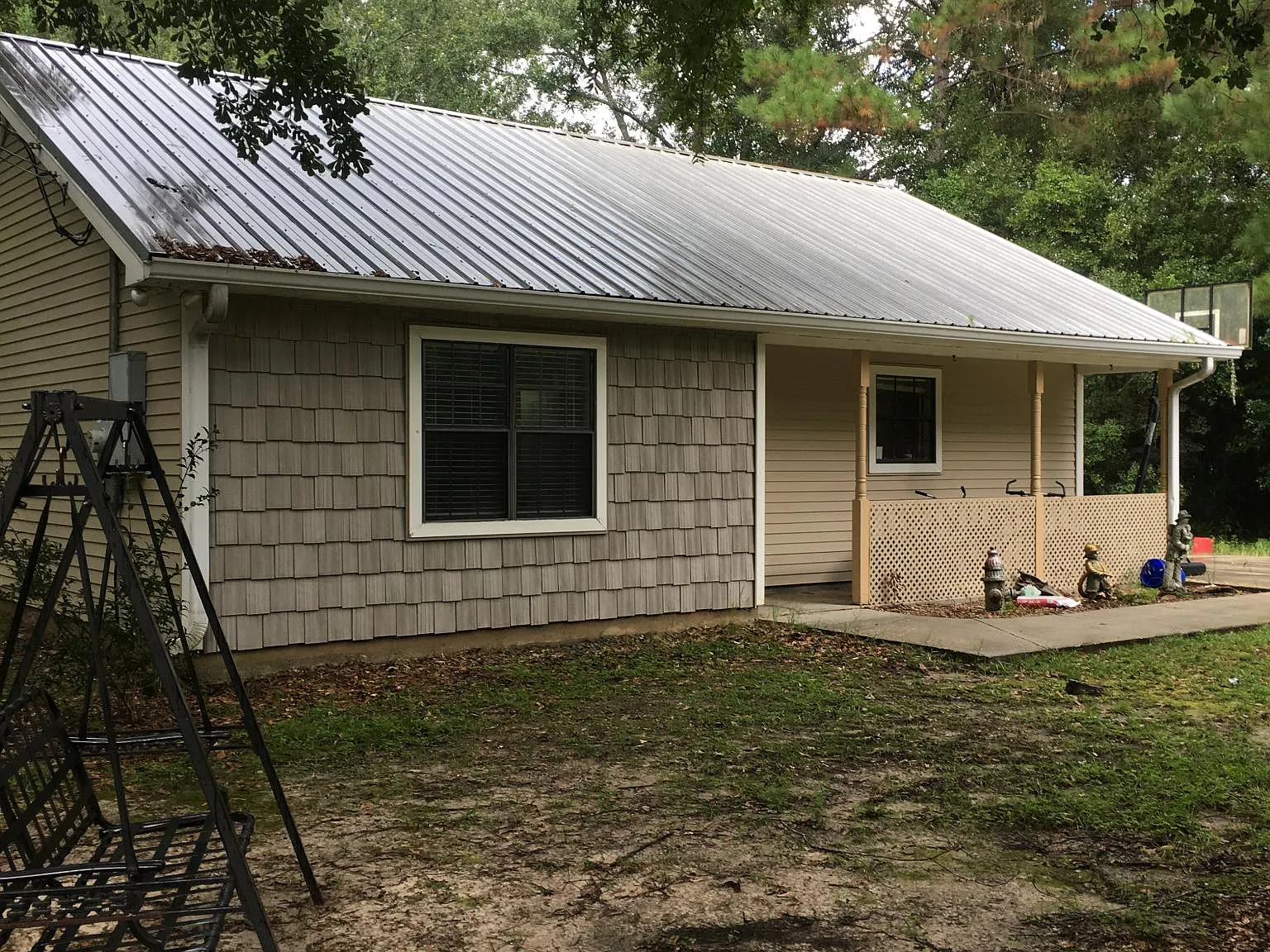 15145 Pine St — Photo 1