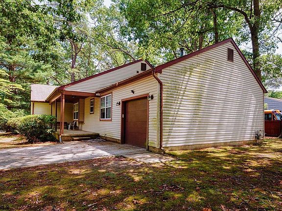 4th image of 500 Arbor Ct