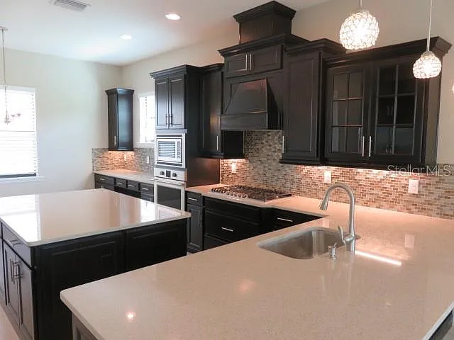 5827 Title Row Dr — Photo 2