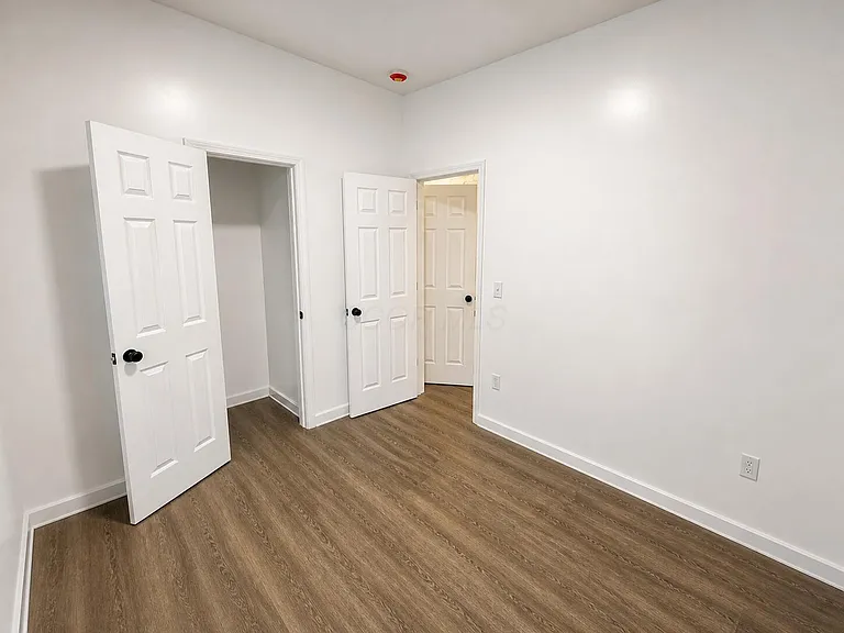 411 Saint Clair Ave #409 — Photo 8