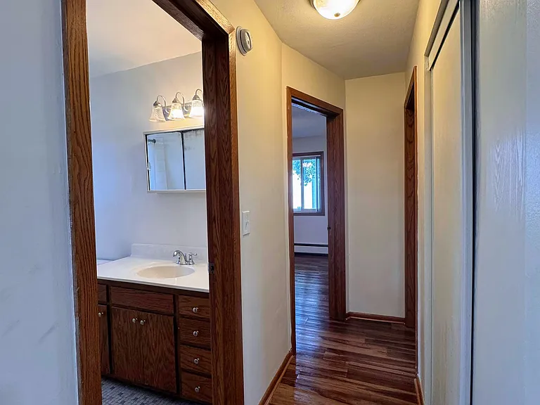 400 6th Ave SE #12 — Photo 6