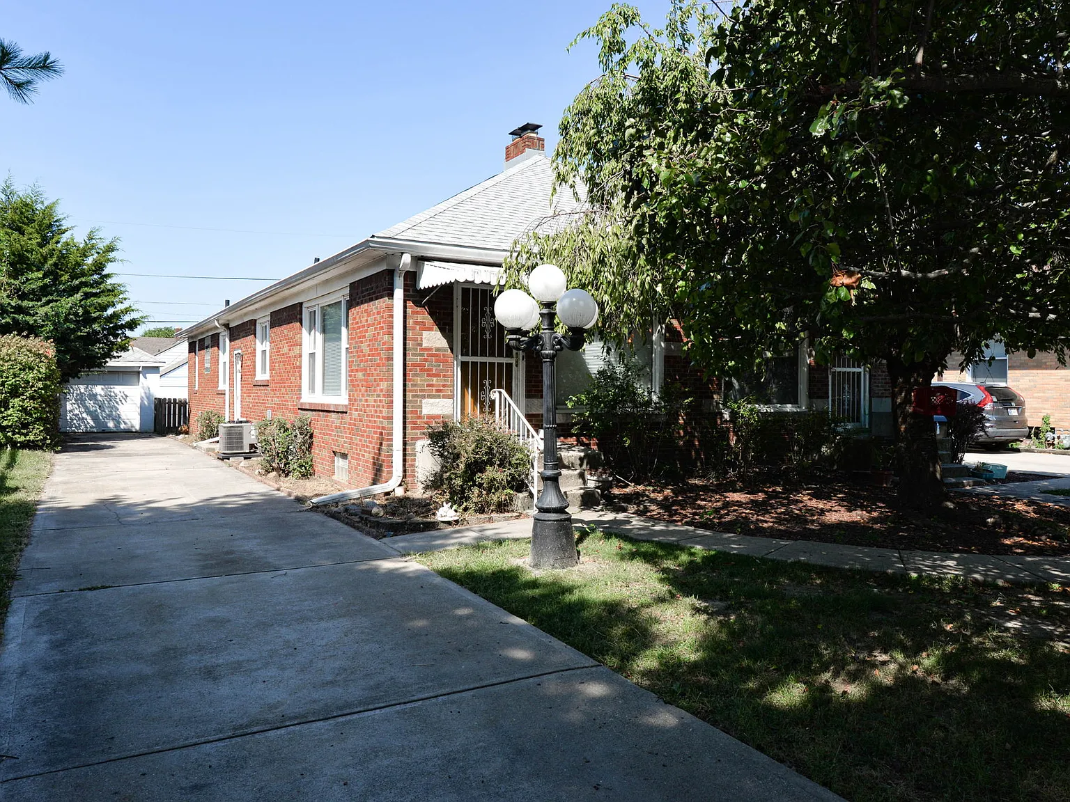 2 bed, 1006 sqft, $1,300 — Photo 1