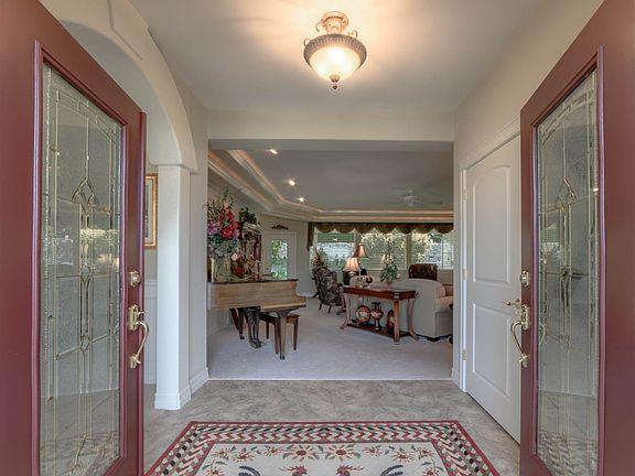 3rd image of 851 Briarwood Ter