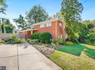 3820 Denfeld Ave, Kensington, MD 20895