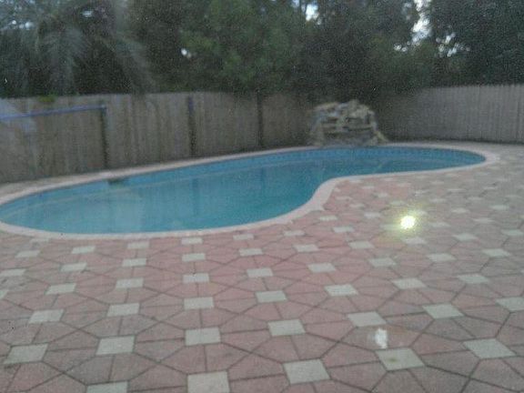 4th image of 2404 Emily Dr