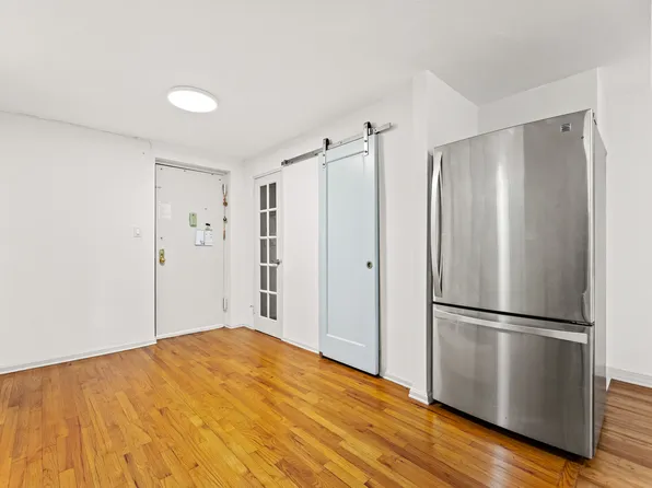 3203 Nostrand Avenue image 4 of 12