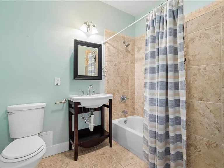 412 Dauphin St #THB — Photo 11