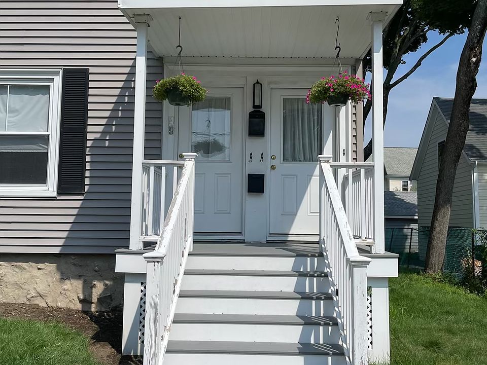 1st image of 49 Nichols St #1