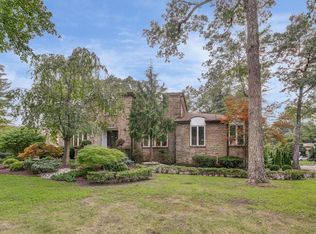 19 Leonard Dr, Morganville, NJ 07751