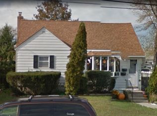 62 Albermarle Ave, West Babylon, NY 11704