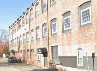 210 Dartmouth St #2, Pawtucket, RI 02860