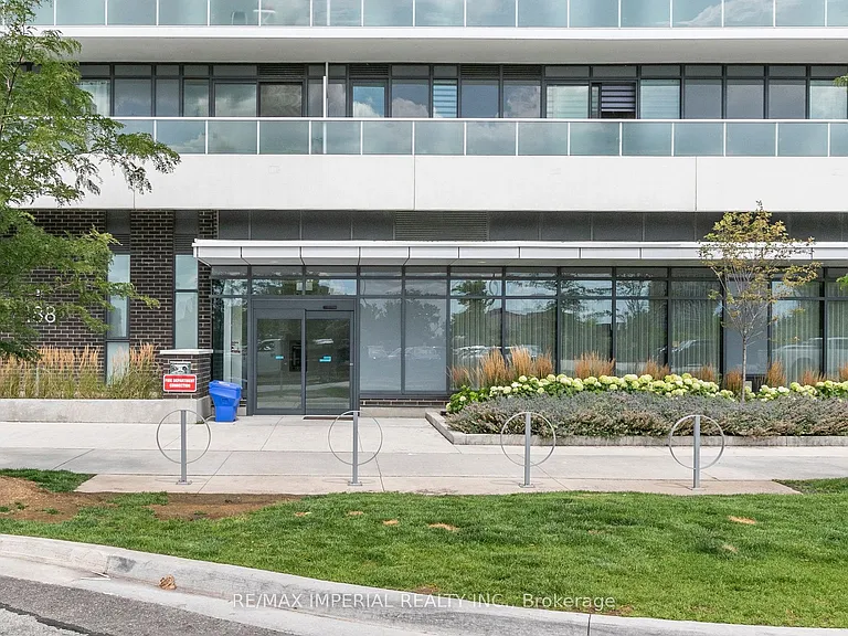 188 Fairview Mall Dr #722 — Photo 2