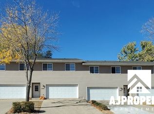4907 S Tennis Ln, Sioux Falls, SD 57106