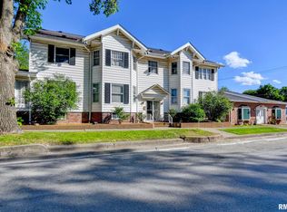 200 S Maple St, Nokomis, IL 62075