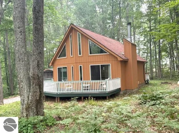7808 Pautesa Dr, Roscommon, MI 48653