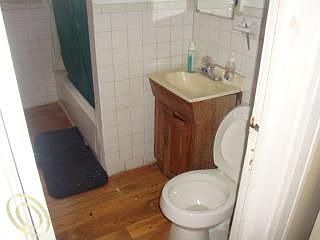 3rd image of 6951 Parkwood St