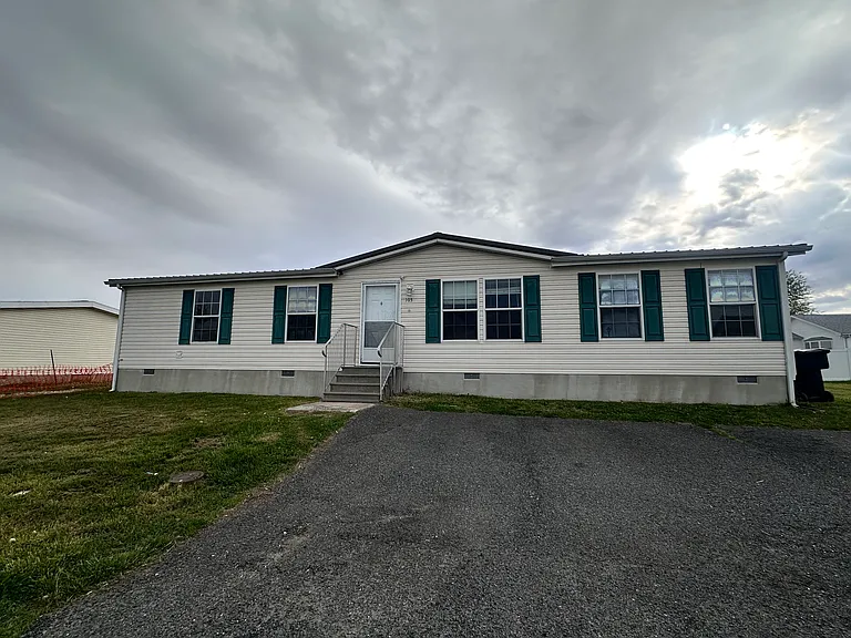 103 Susan Pl — Photo 1