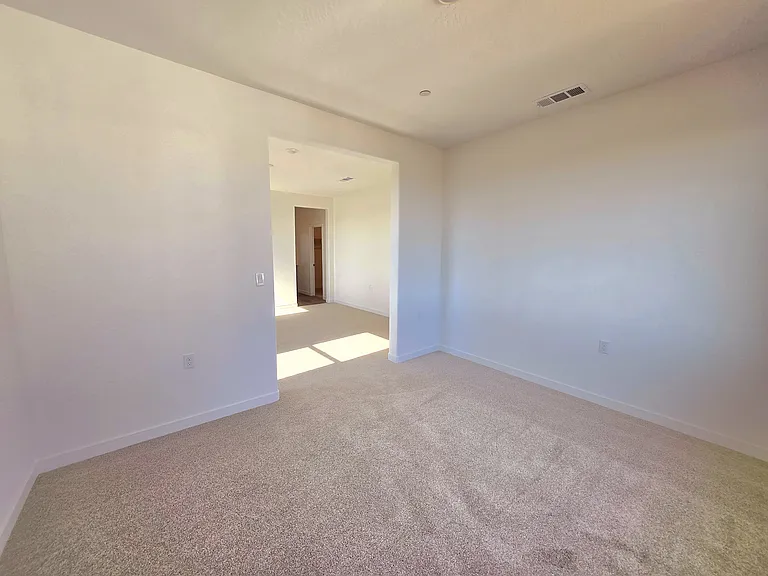 Pioneer Dr W — Photo 42