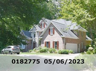 10501 Simtree Ct, Raleigh, NC 27615