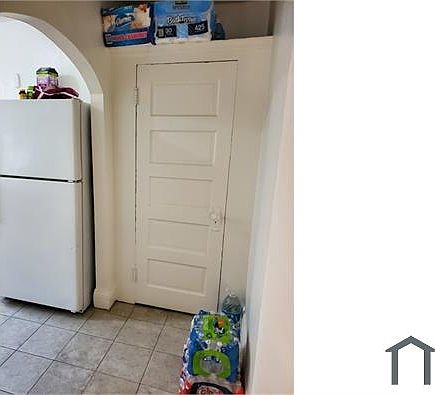 5th image of 4708 S Van Ness Ave #B