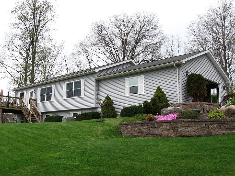 1st image of 1 White Tail Ln