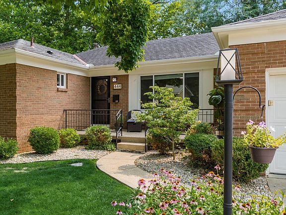 4th image of 444 Anthony Ct