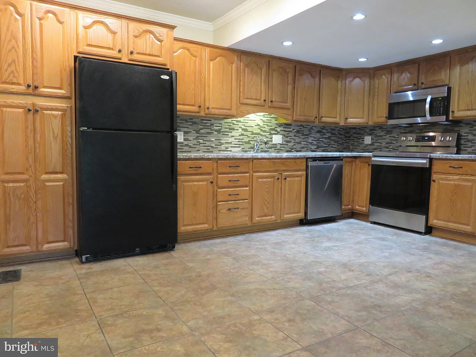 2 bed, 1.5 bath, 1060 sqft, $1,950 — Photo 4
