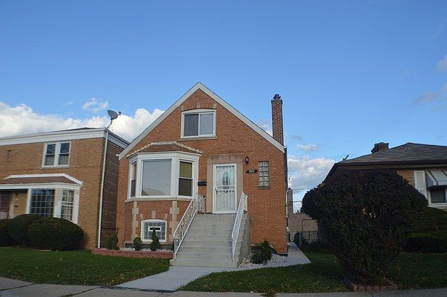 1st image of 7951 S Artesian Ave