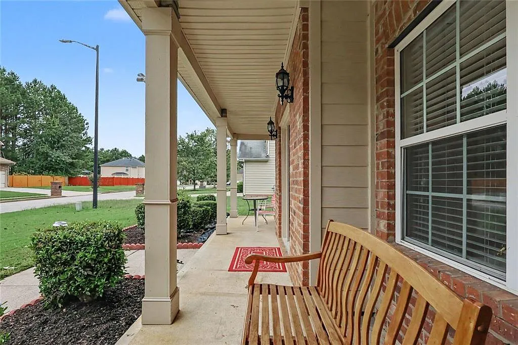 5 bed, 4.0 bath, 3646 sqft, $3,600 — Photo 3
