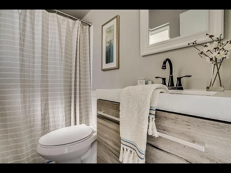 1045 E Carson Dr — Photo 15