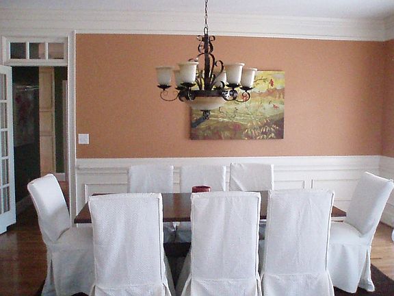 Banquet-size dining room
