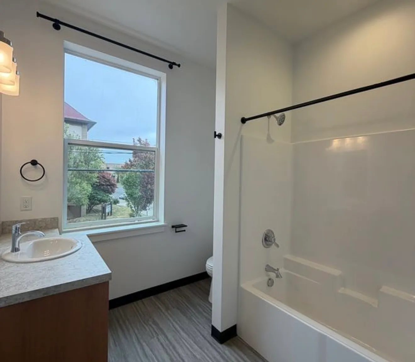 1 bed, 700 sqft, $1,300 — Photo 4